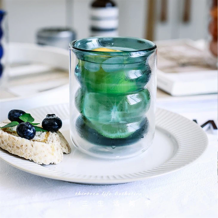 Double Wall Glass Cup Have Theraded And Multi-colored Inner